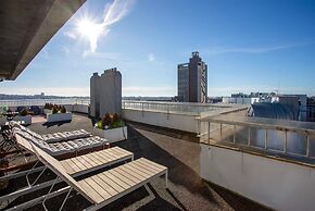 Liiiving in Porto - Light Terrace Apartment