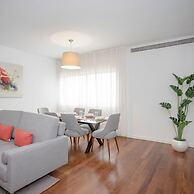 Liiiving in Porto - Light Terrace Apartment