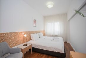 Liiiving in Porto - Light Terrace Apartment