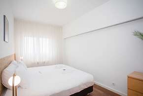 Liiiving in Porto - Light Terrace Apartment