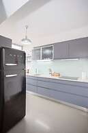 Liiiving in Porto - Light Terrace Apartment
