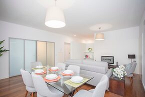 Liiiving in Porto - Light Terrace Apartment