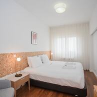 Liiiving in Porto - Light Terrace Apartment