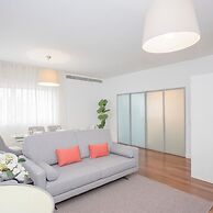 Liiiving in Porto - Light Terrace Apartment