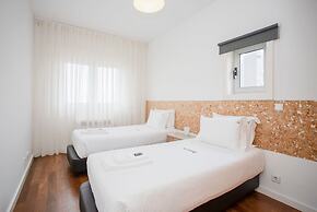 Liiiving in Porto - Light Terrace Apartment