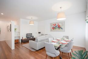 Liiiving in Porto - Light Terrace Apartment