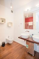 Liiiving in Porto - Light Terrace Apartment