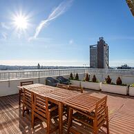 Liiiving in Porto - Light Terrace Apartment