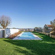 Liiiving in Porto - Haven Pool Apartment