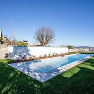 Liiiving in Porto - Haven Pool Apartment