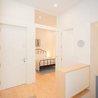Liiiving in Porto - Haven Pool Apartment