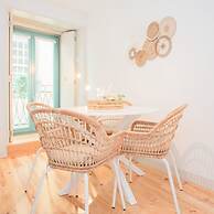 Liiiving in Porto - Boho Blue Home