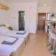 49 AN- Nissi Heaven Studio