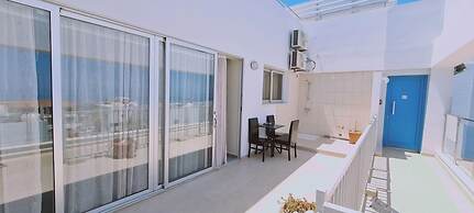 40 PRO 2 - Sunrise Beach Apt 2