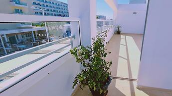 40 PRO 2 - Sunrise Beach Apt 2