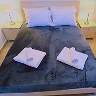 35 LCA - Camelia Apartment