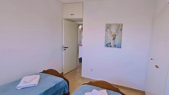 35 LCA - Camelia Apartment