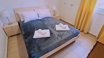 35 LCA - Camelia Apartment