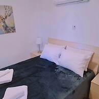 35 LCA - Camelia Apartment