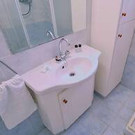 35 LCA - Camelia Apartment