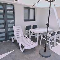 14 AN - 113 Nissi Twins Apartment