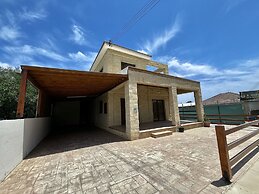 25 AN - Pernera House