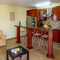 Stay Gold Feathers Apartment