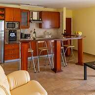 Stay Gold Feathers Apartment