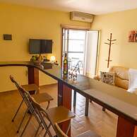 Stay Gold Feathers Apartment