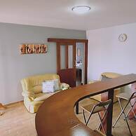 Stay Gold Feathers Apartment