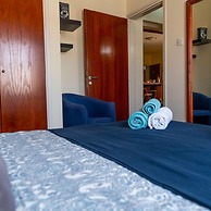 Stay Gold Feathers Apartment