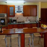 Stay Gold Feathers Apartment