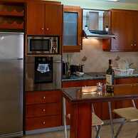 Stay Gold Feathers Apartment