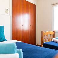 Stay Gold Feathers Apartment