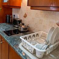 Stay Gold Feathers Apartment