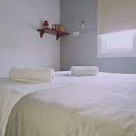 Stay Gold Feathers Apartment