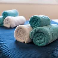 Stay Gold Feathers Apartment