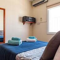 Stay Gold Feathers Apartment