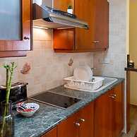 Stay Gold Feathers Apartment