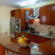 Stay Gold Feathers Apartment