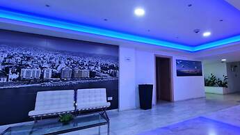 06 LIM - Eden Beach Studio