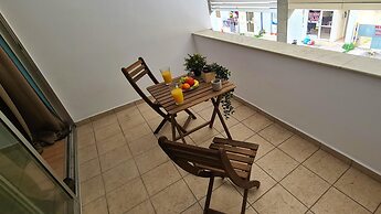 06 LIM - Eden Beach Studio