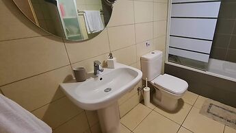 06 LIM - Eden Beach Studio