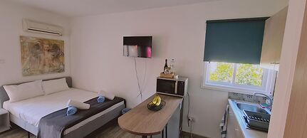 00 HA - HA DE CO C in Ayia Napa