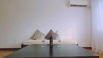 11 EGM - Virtuoso Apartment