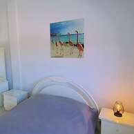 48 PER - Mellissa Villa