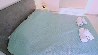 48 PER - Mellissa Villa