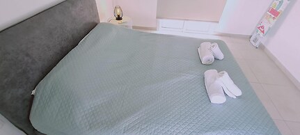 48 PER - Mellissa Villa