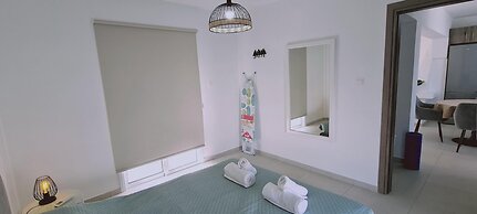 48 PER - Mellissa Villa