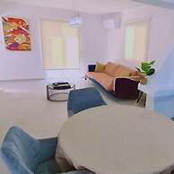 48 PER - Mellissa Villa